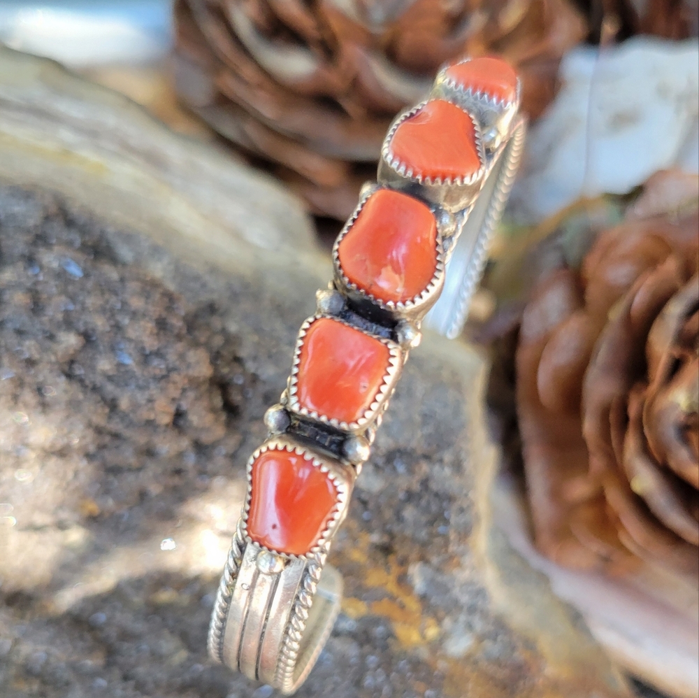 Native American Coral 🪸 Cuff Bracelet Navajo Jewelry Sterling silver signed